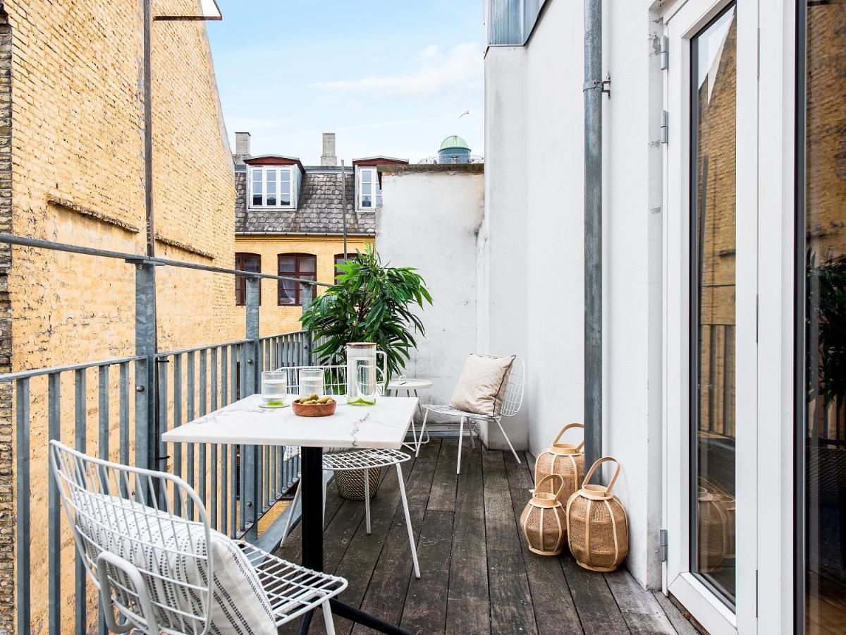 Apartamento Sanders Leaves - Chic Three-bedroom In Downtown *