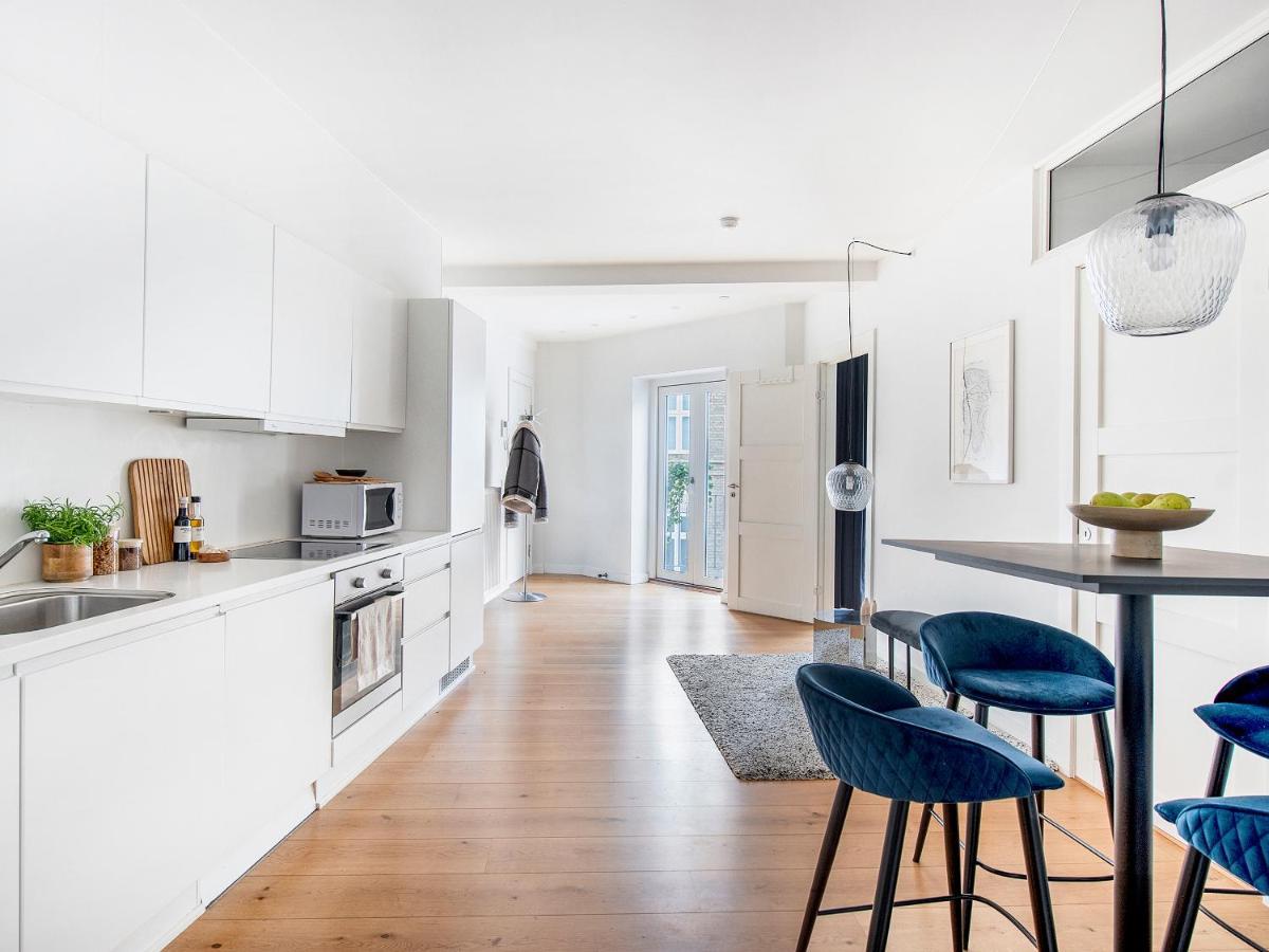 Sanders Leaves - Chic Three-bedroom In Downtown Copenhaga