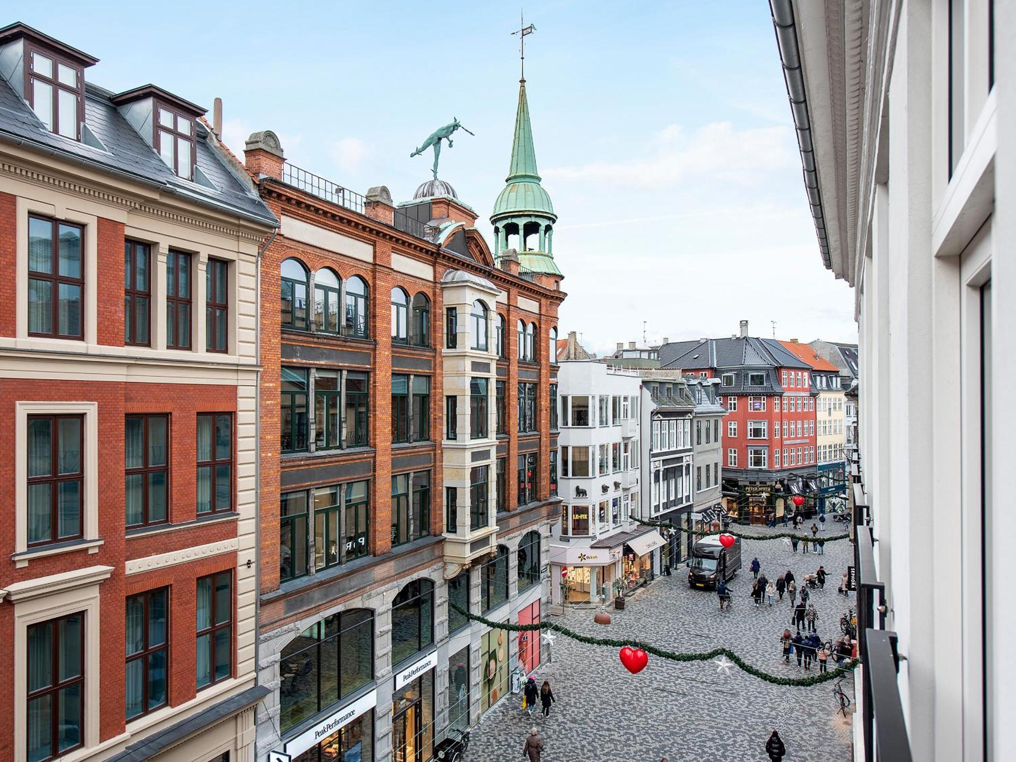 Apartamento Sanders Leaves - Chic Three-bedroom In Downtown Copenhaga