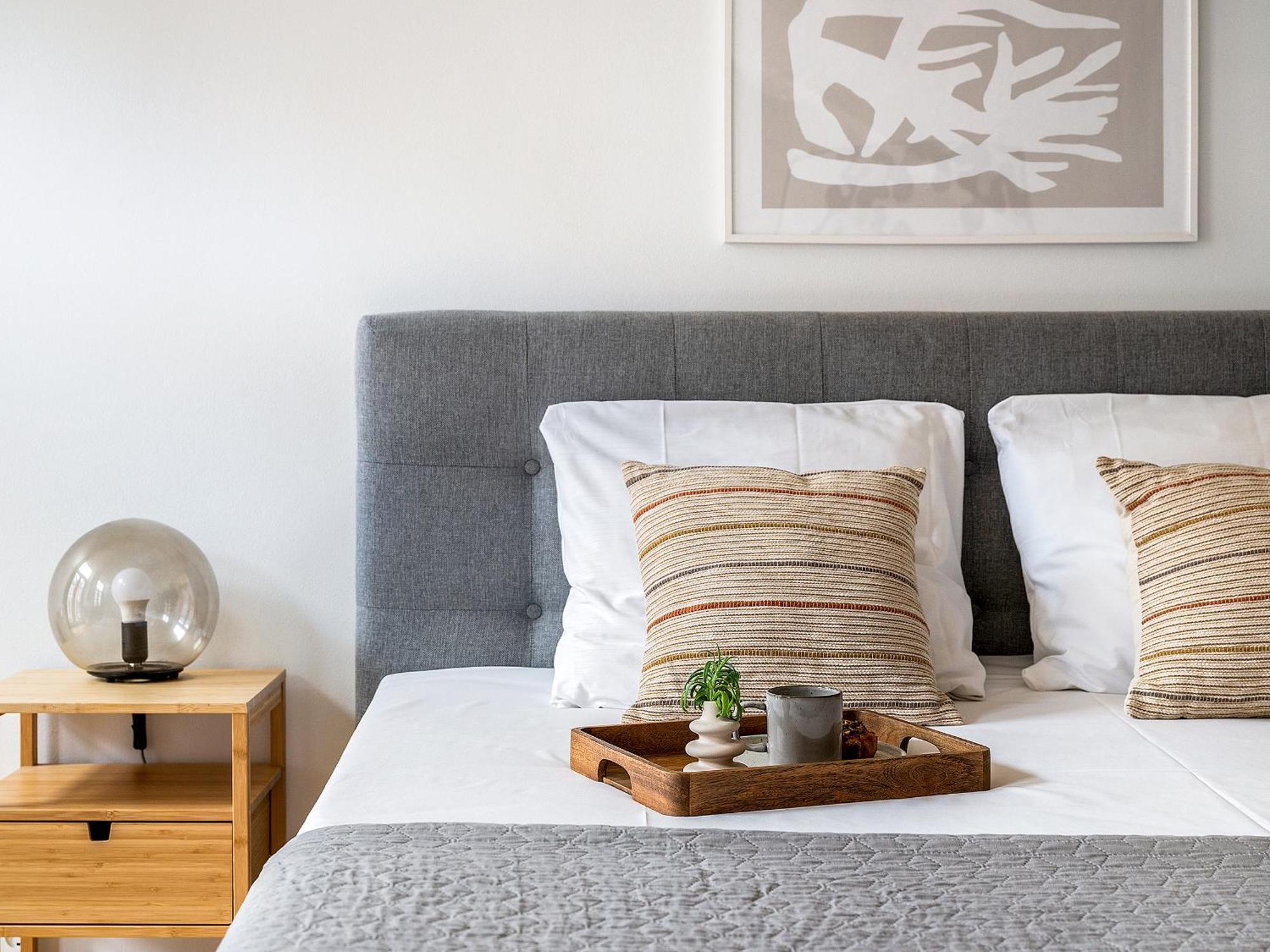 Apartamento Sanders Leaves - Chic Three-bedroom In Downtown
